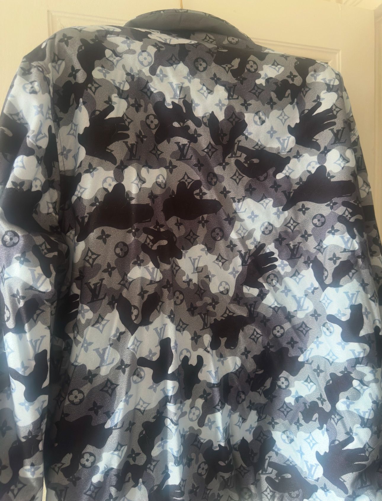Louis Vuitton × Virgil Abloh Louis Vuitton Reversible Camo Jacket Size US XL / EU 56 / 4 - 4 Thumbnail