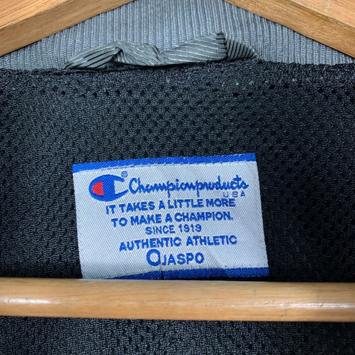 Champion CHAMPION Products Small Logo Lightweight Jacket #2373-C106 Size US L / EU 52-54 / 3 - 16 Thumbnail