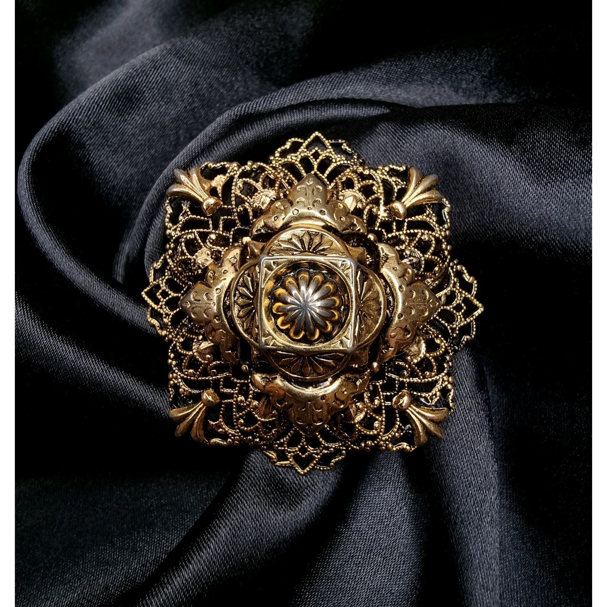Vintage Vintage Filigree Gold-Tone Floral Brooch Pin With Intricate Size ONE SIZE - 2 Thumbnail