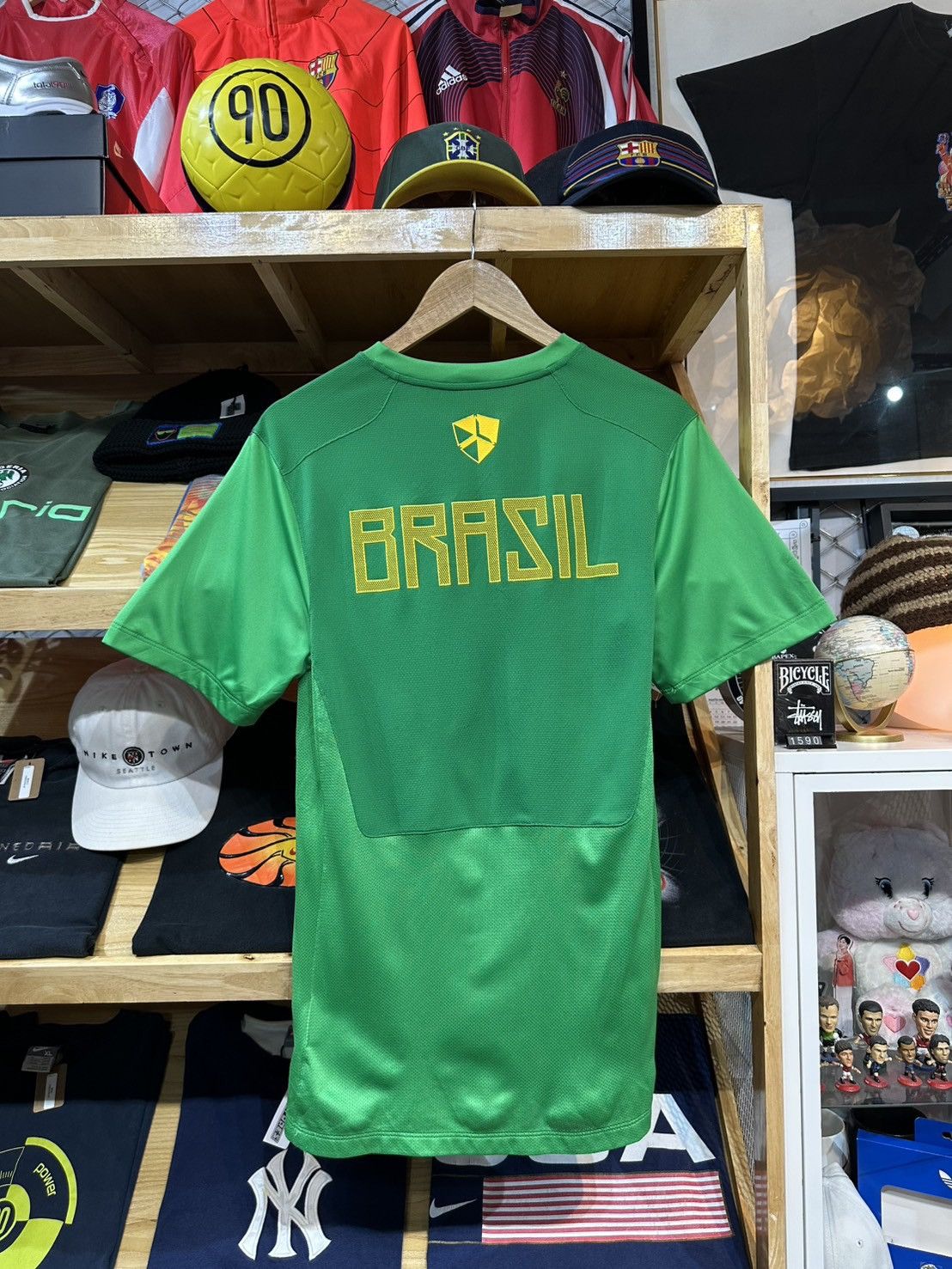 Nike Brazil 🇧🇷 2010's Training Jersey Size US S / EU 44-46 / 1 - 2 Thumbnail