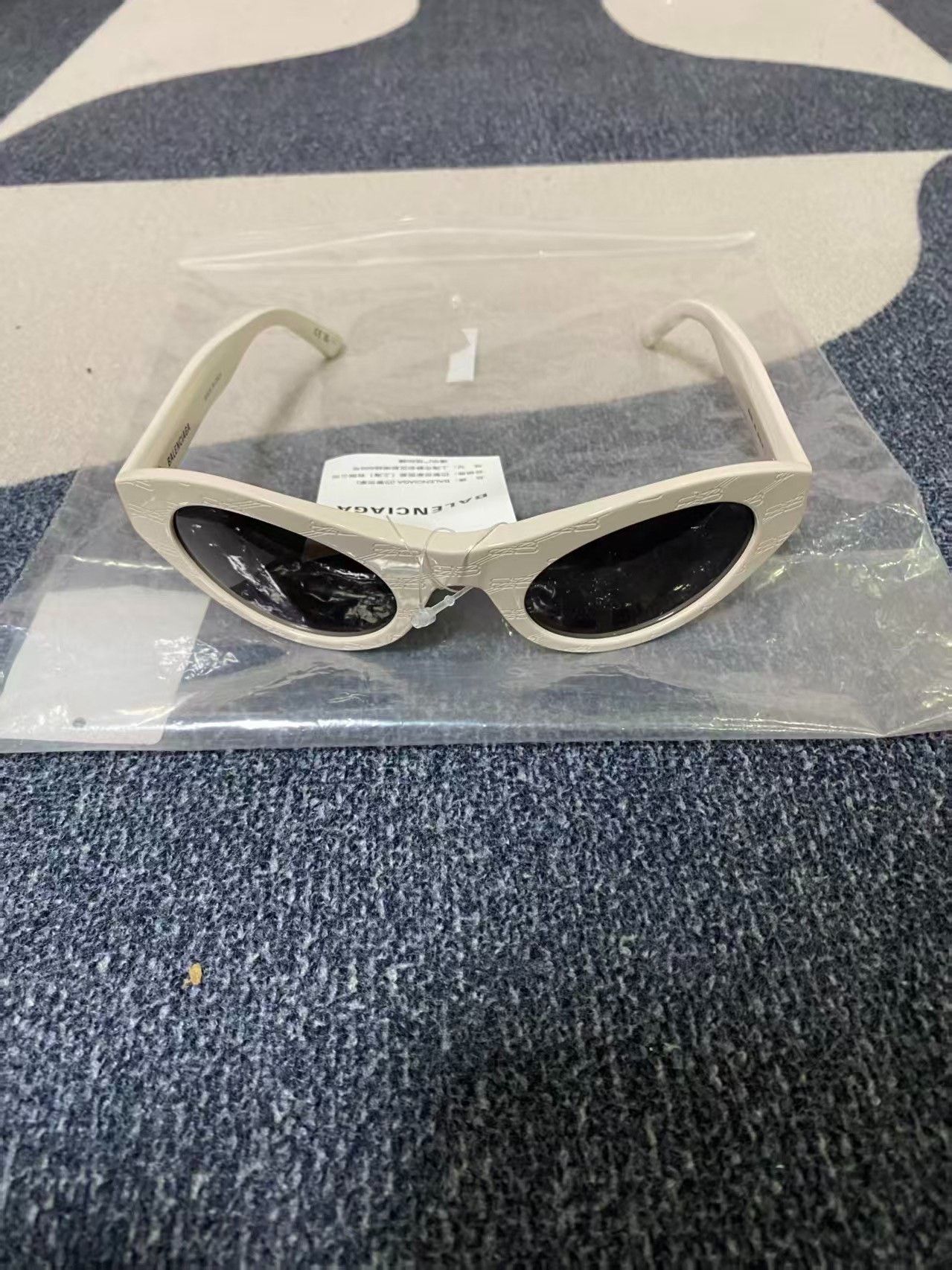 Balenciaga Balenciaga Butterfly Sunglasses Size ONE SIZE - 1 Thumbnail