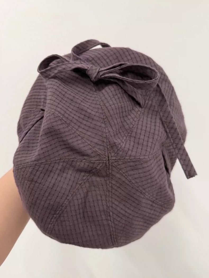 Vivienne Westwood Vivienne Westwood Pulling a newsboy's hat with a duck tong Size ONE SIZE - 5 Thumbnail