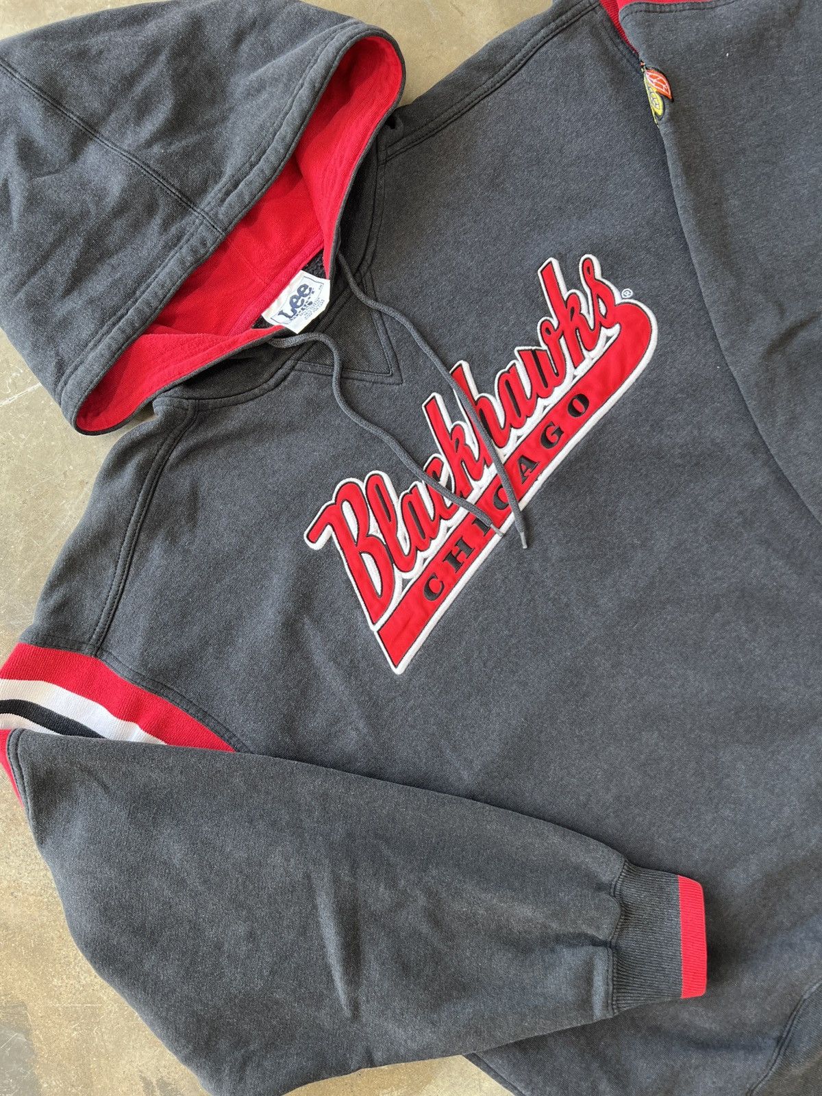 NHL × Vintage Vintage Chicago BlackHawks Hockey Hoodie Sz. XL Size US XL / EU 56 / 4 - 1 Thumbnail