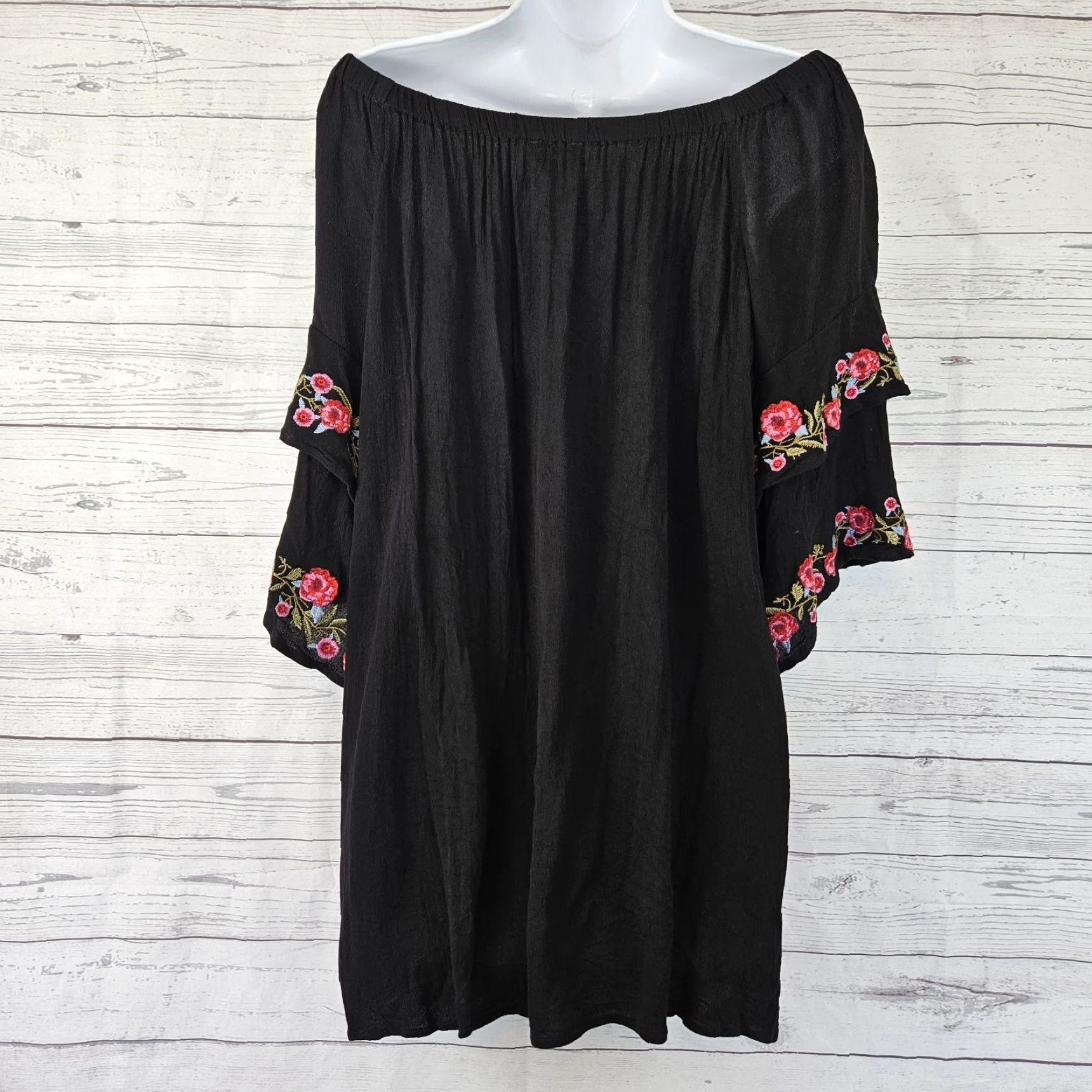 Pinko **Umgee Womens Off The Shoulder Large Black Embroidered Floral Top** User: Umgee Womens Off The Shoulder Large Black Embroidered Floral Top Size L / US 10 / IT 46 - 3 Thumbnail
