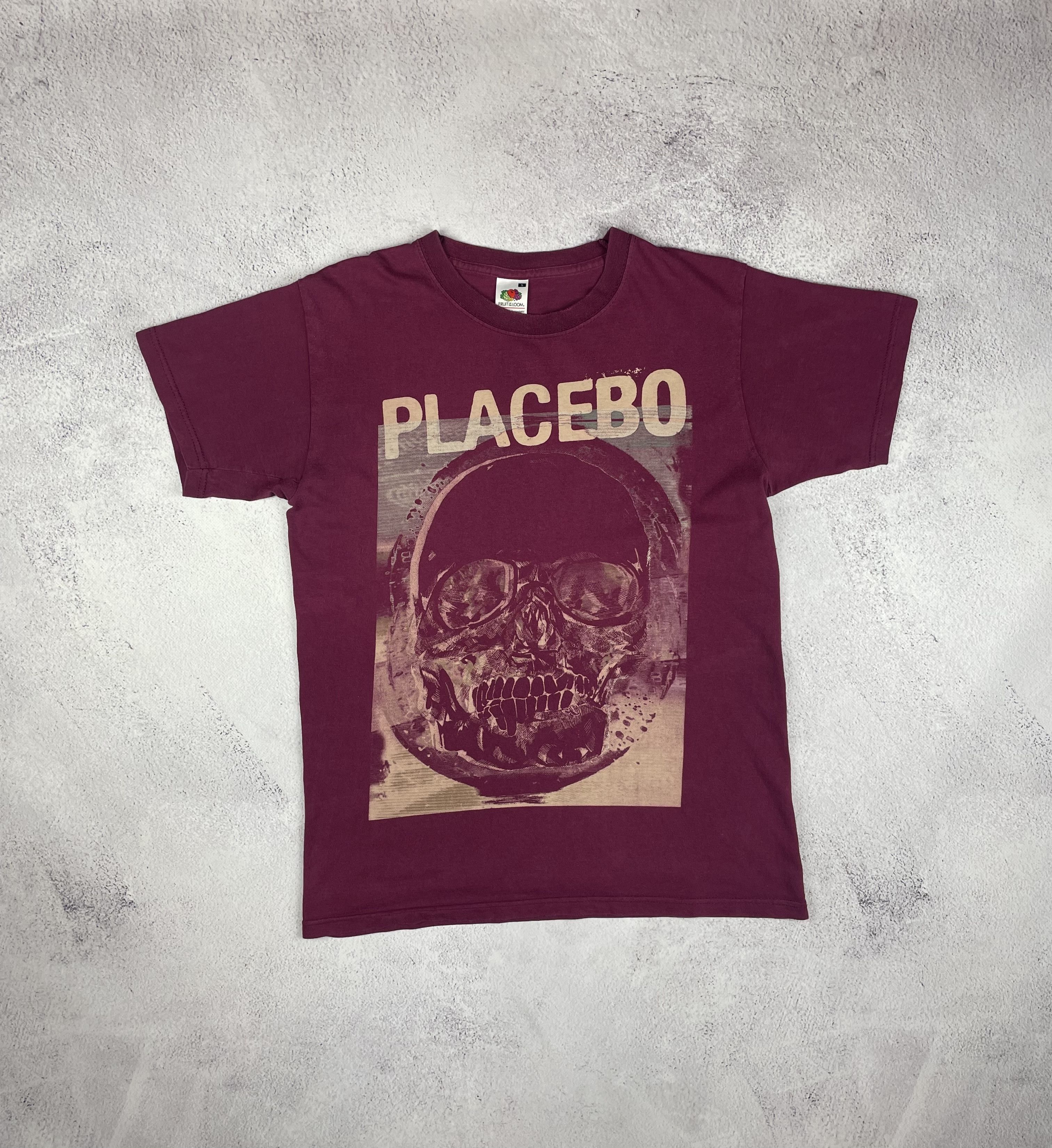 Band Tees × Vintage PLACEBO Band Vintage T-Shirt Maroon Skull Graphic Size US S / EU 44-46 / 1 - 1 Thumbnail
