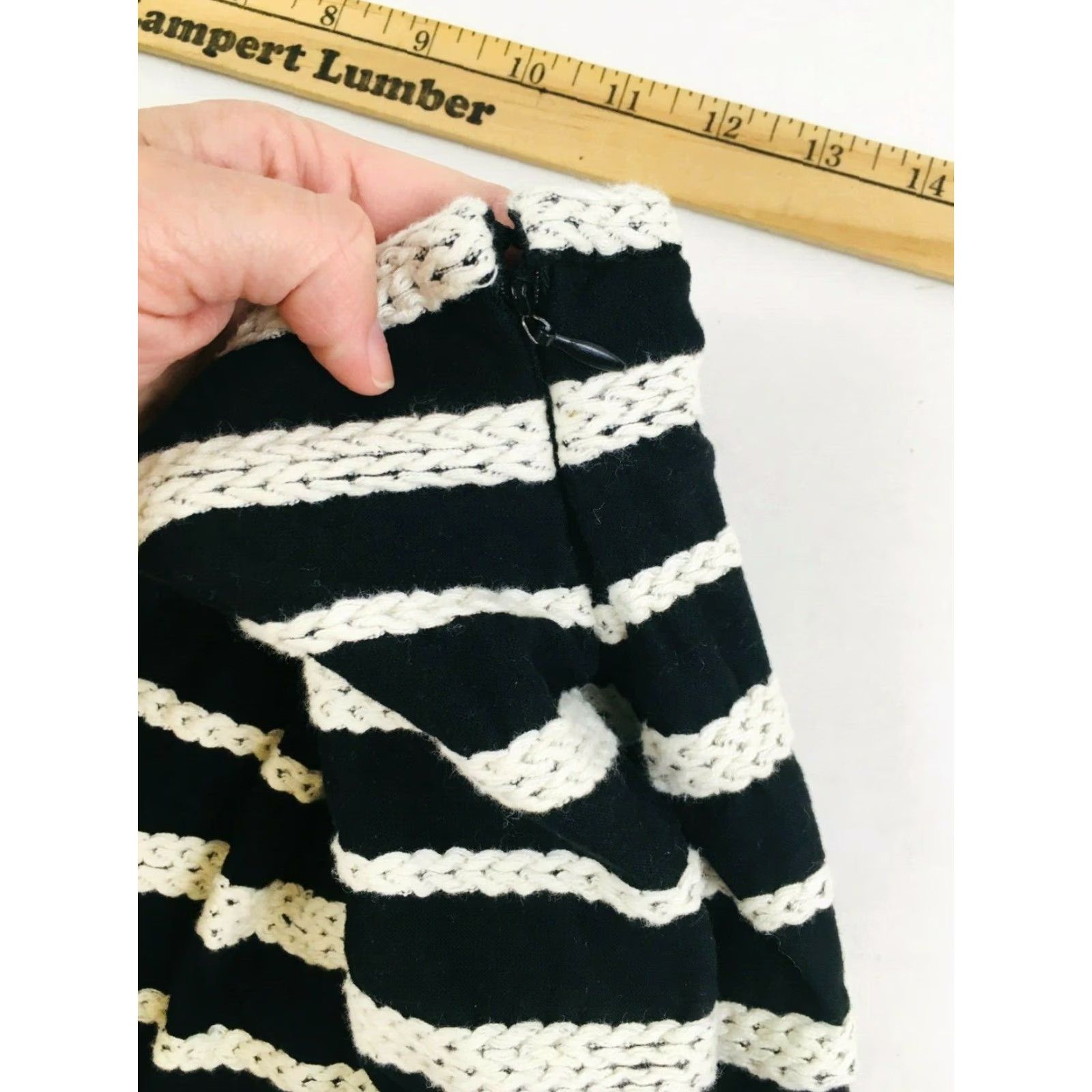 Vintage Max Studio Circle Skirt White Black Striped With Side Zipper Pleated Size Small Womens Skirt Size 28" / US 6 / IT 42 - 4 Thumbnail