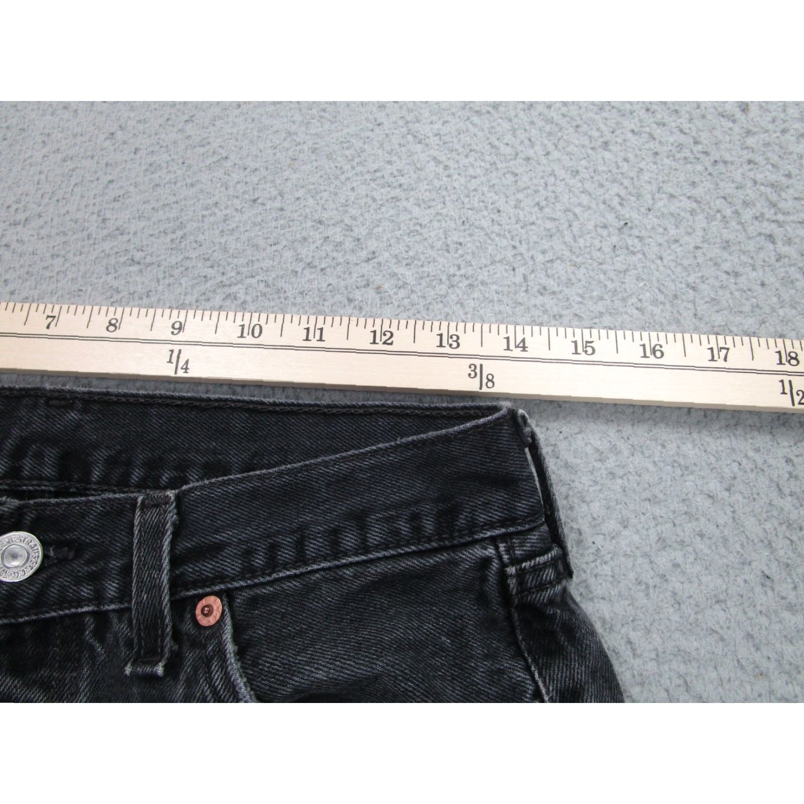 Levi's VINTAGE Levis 501 Jeans Mens 31x30 Student Fit Button Fly Made USA 90s Denim Black Straight Real Leather Patch 100% Cotton Mens Size US 31 - 4 Thumbnail