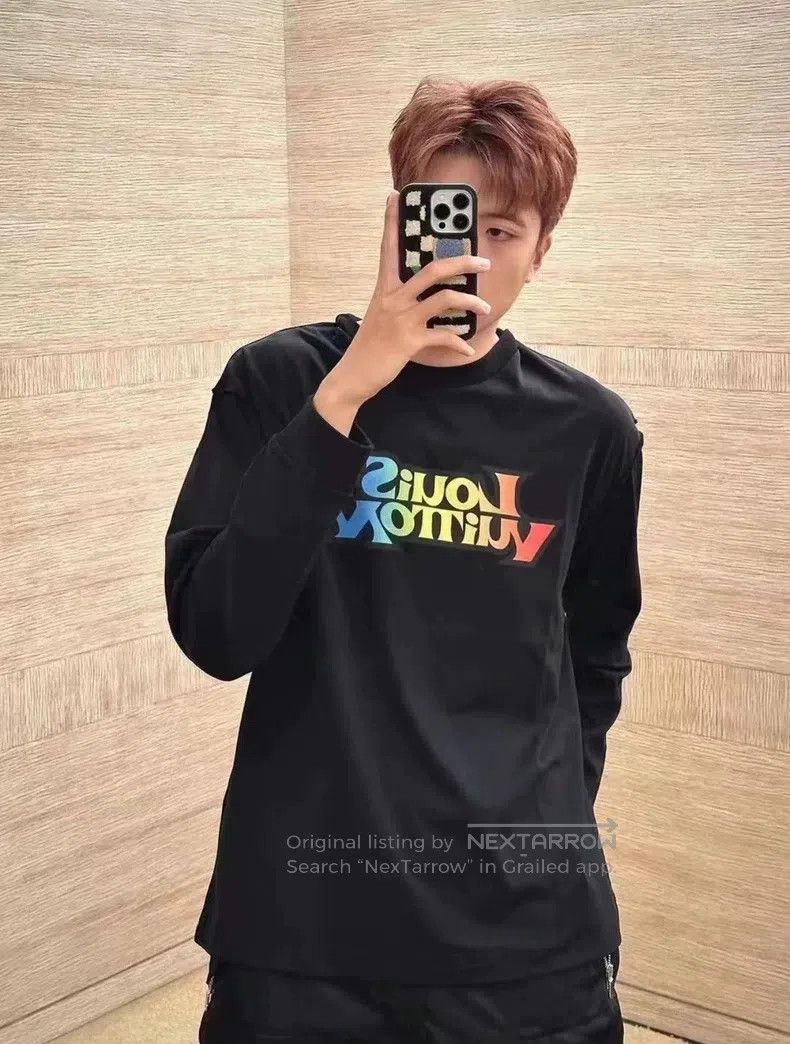 Louis Vuitton Louis Vuitton Color Letter Logo Print Crew Neck Long Sleev Size US L / EU 52-54 / 3 - 8 Thumbnail