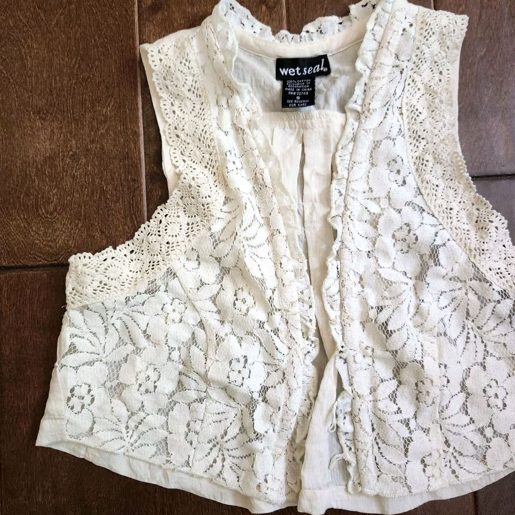 Vintage Wet Seal Blouse Cropped Button Lace Floral Sleeveless S White 100% Cotton Juniors Regular Womens Girls (Teens) Size S / US 4 / IT 40 - 3 Thumbnail
