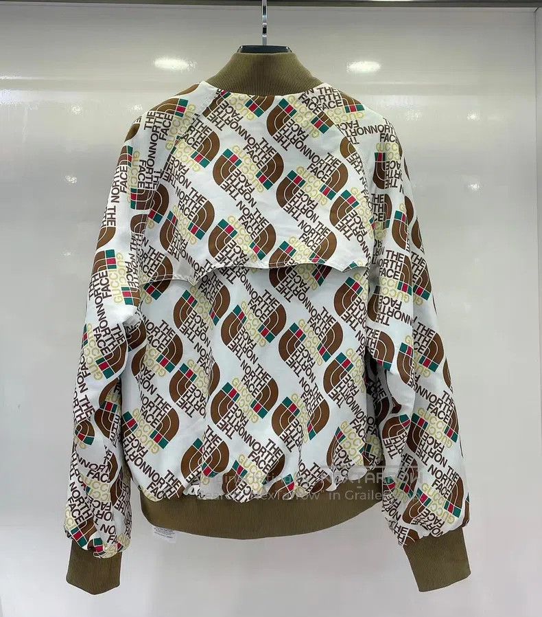 Gucci Gucci Full-printed logo jacket Size US L / EU 52-54 / 3 - 2 Thumbnail