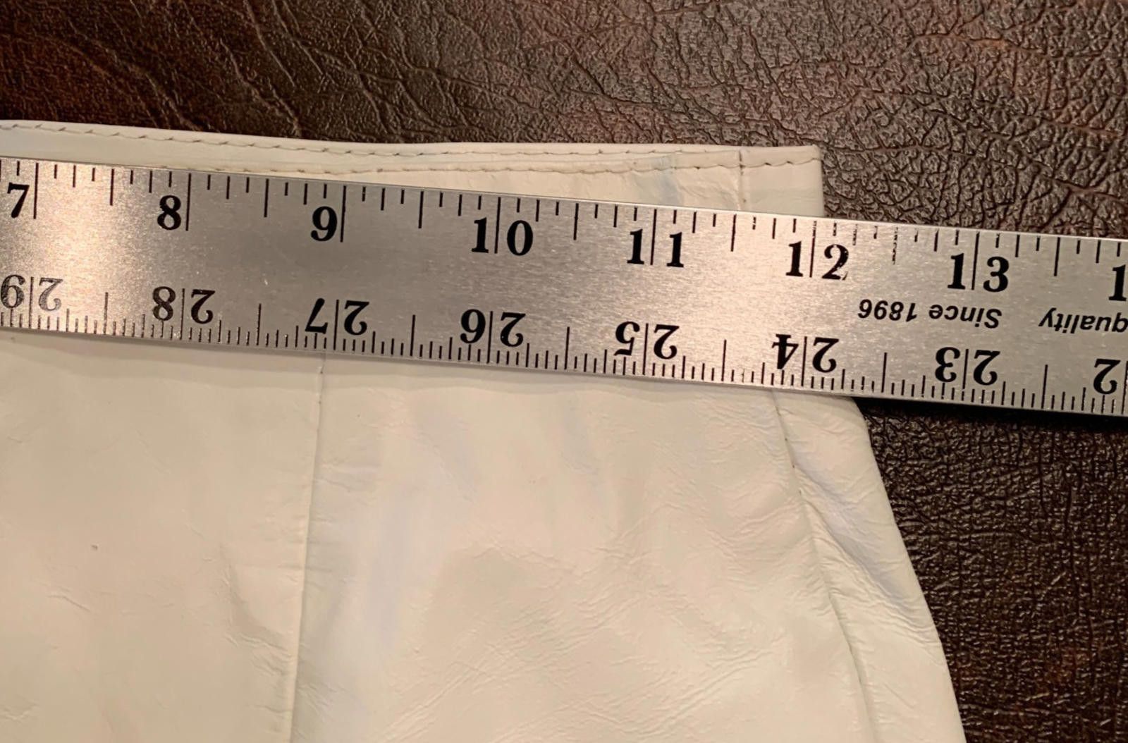 The Unbranded Brand Vintage Womens White Leather Pencil Skirt Waist:24" (353) Size 26" / US 2 / IT 38 - 8 Thumbnail