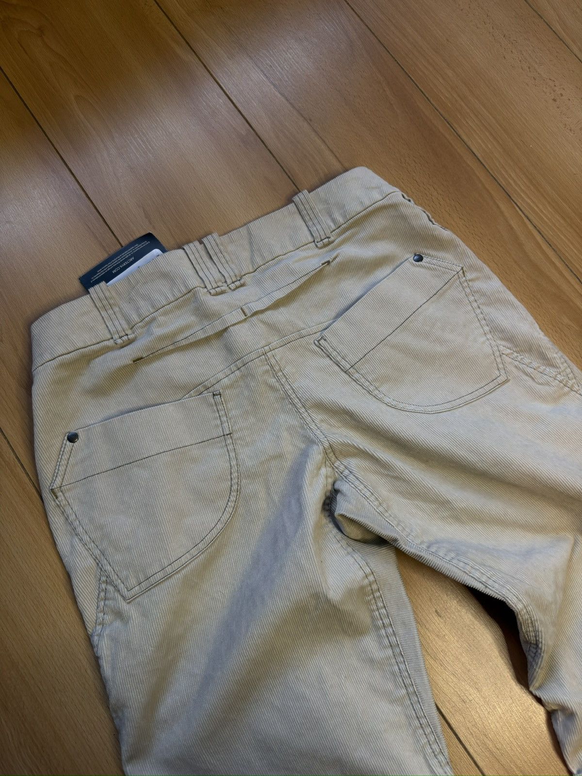 Arc'teryx Arcteryx women’s new beige pants Size 27" / US 4 / IT 40 - 9 Thumbnail