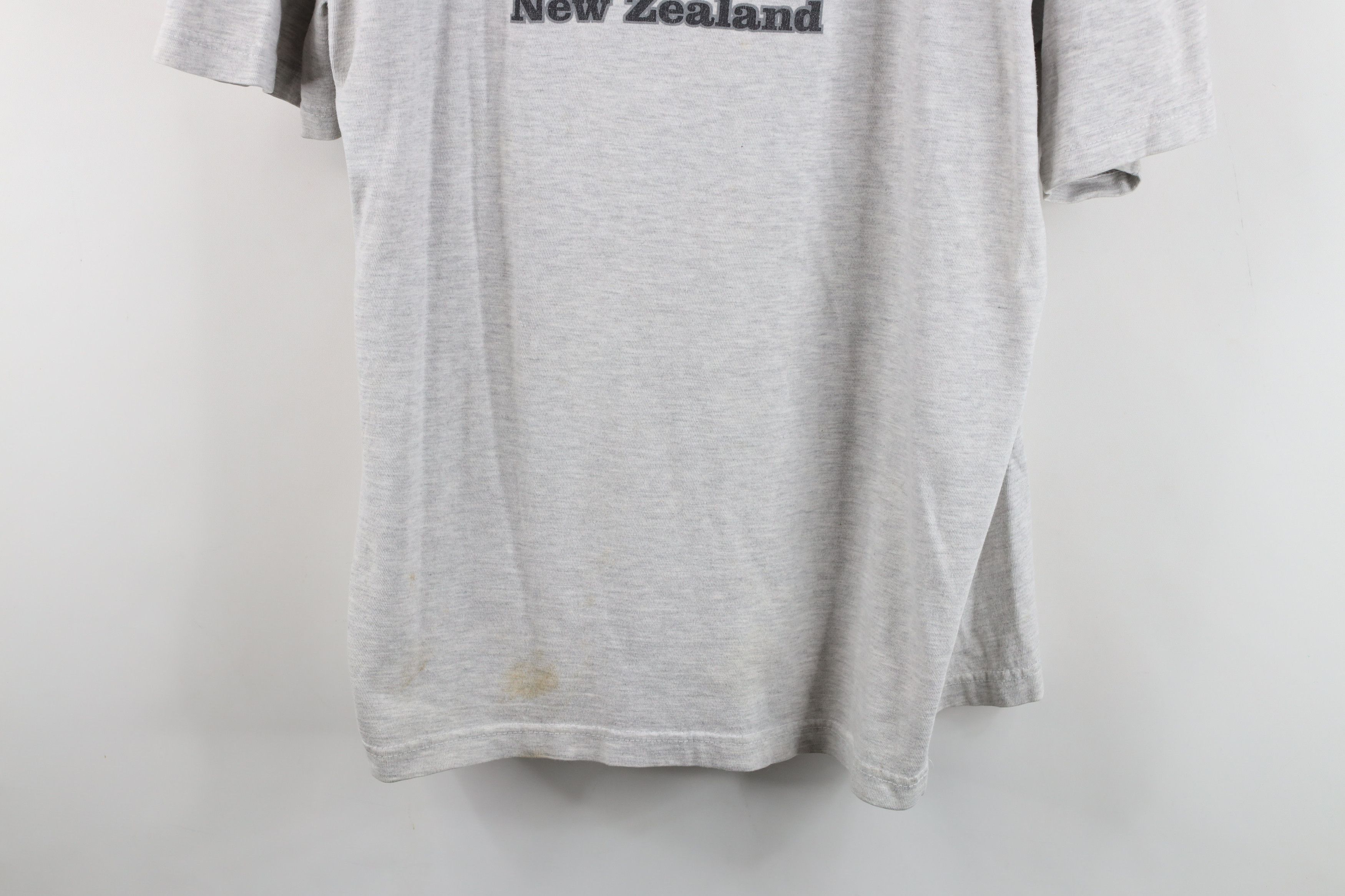 Vintage Vintage 90s Streetwear Heavy New Zealand Kiwi Bird T-Shirt Size US XL / EU 56 / 4 - 3 Thumbnail