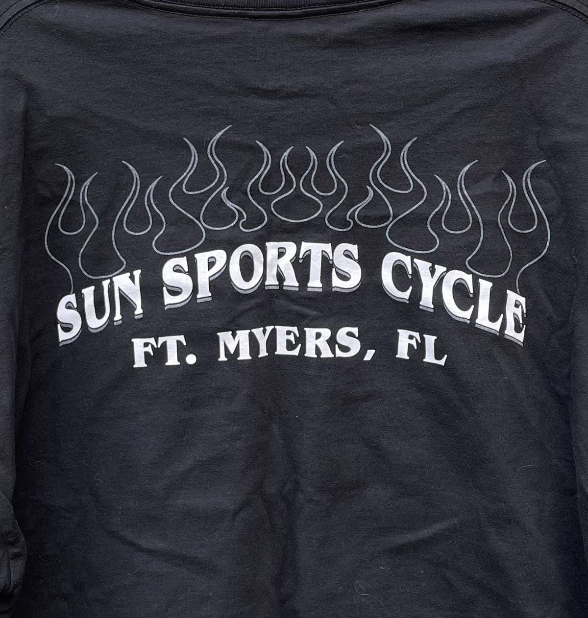 AAA vintage Good Sports Skull,flaming dueling pistol T-Shirt Size US XXL / EU 58 / 5 - 7 Thumbnail