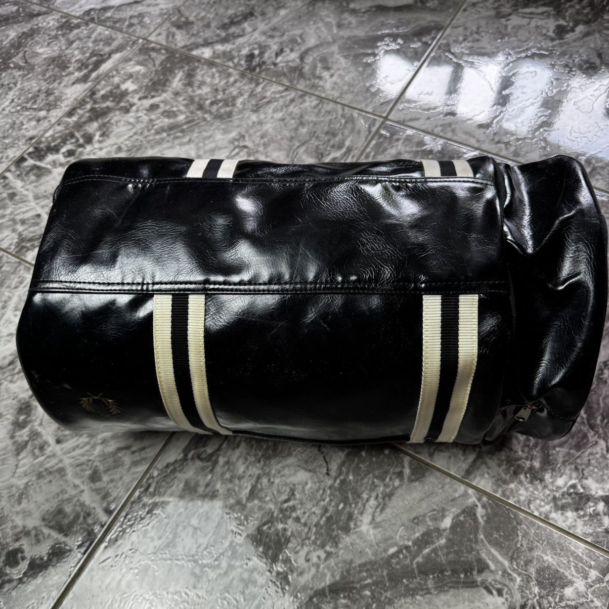 Fred Perry FRED PERRY CLASSIC BARREL BAG - BLACK/WHITE Size ONE SIZE - 7 Thumbnail