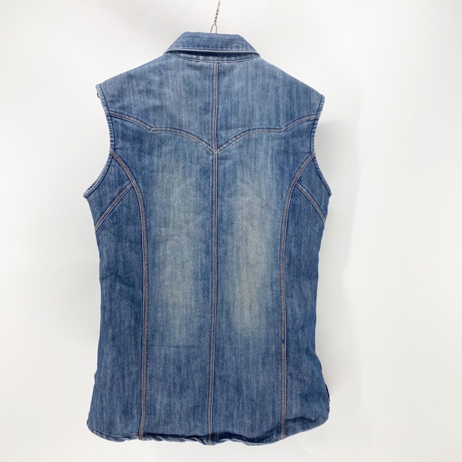Wrangler Wrangler form fitting studded denim sleeveless button down Size S / US 4 / IT 40 - 7 Thumbnail