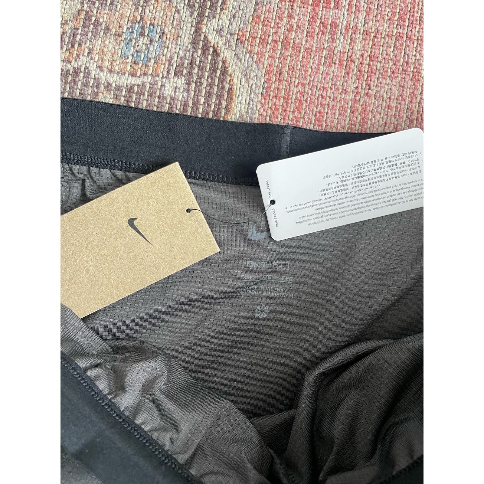 Nike NWT Nike Men's Stride Running Shorts Gray Black Size 2XL Size US 42 / EU 58 - 3 Thumbnail