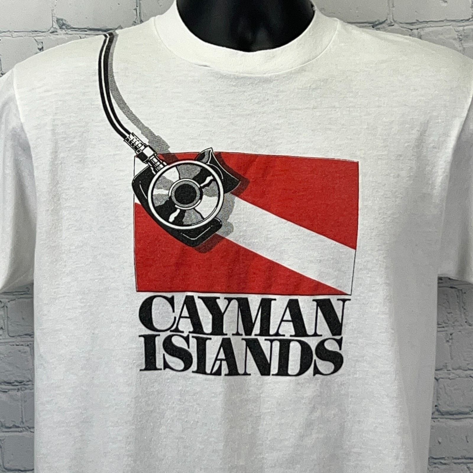 Hanes Vintage 80s SCUBA Diving Cayman Islands T Shirt White M Size US M / EU 48-50 / 2 - 7 Thumbnail