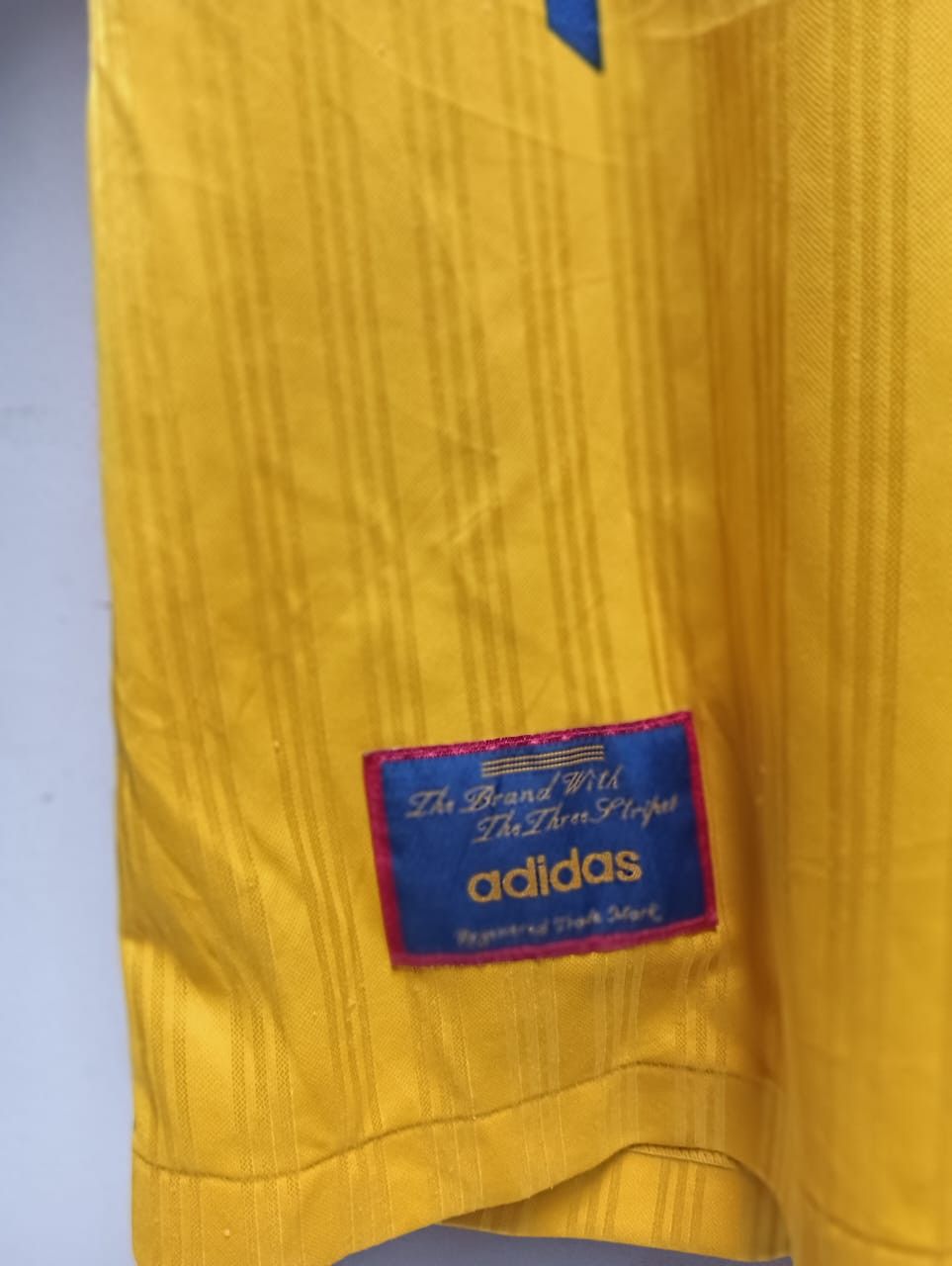 Adidas × Vintage Vintage Adidas Sweden 96/98 template jersey Size US L / EU 52-54 / 3 - 4 Thumbnail
