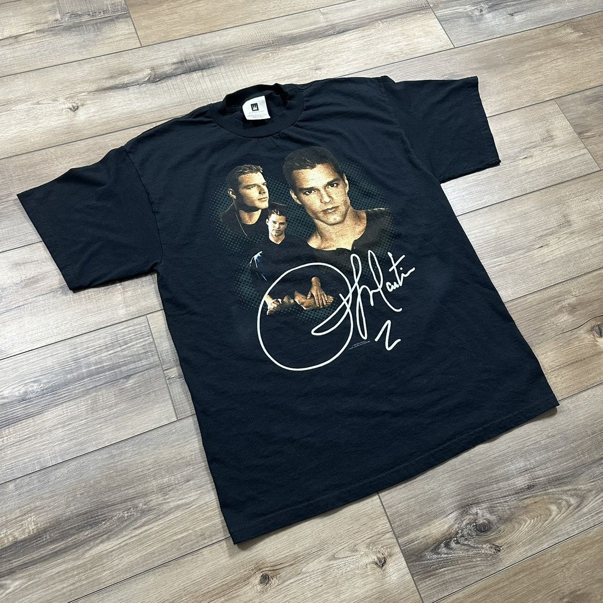 Other Vintage 1999 Ricky Martin Portrait Graphic Tee Size US L / EU 52-54 / 3 - 2 Thumbnail