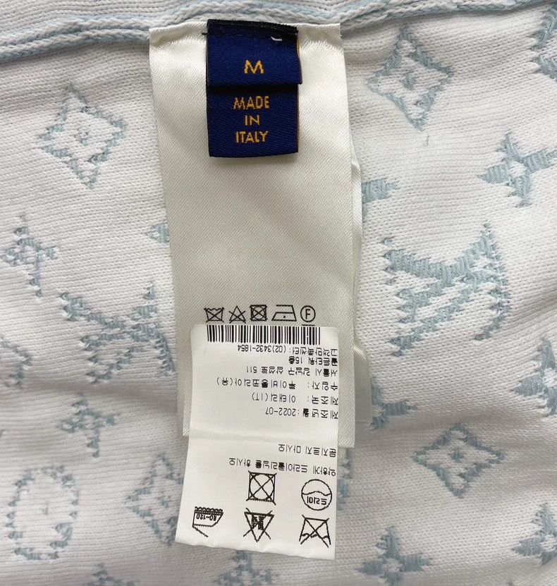 Louis Vuitton Louis Vuitton Gradient logo blue sweatshirt Size US M / EU 48-50 / 2 - 6 Thumbnail
