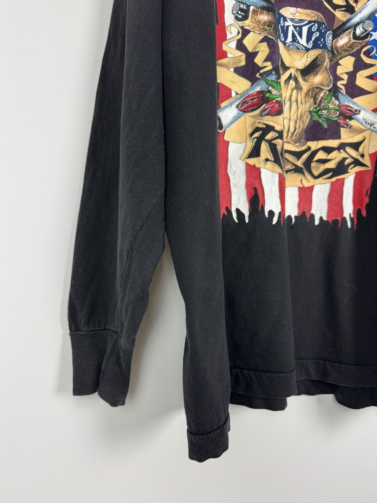 Band Tees 1991 Vintage Distressed Guns N Roses Skulls Graphic LS Shirt Size US XL / EU 56 / 4 - 13 Thumbnail