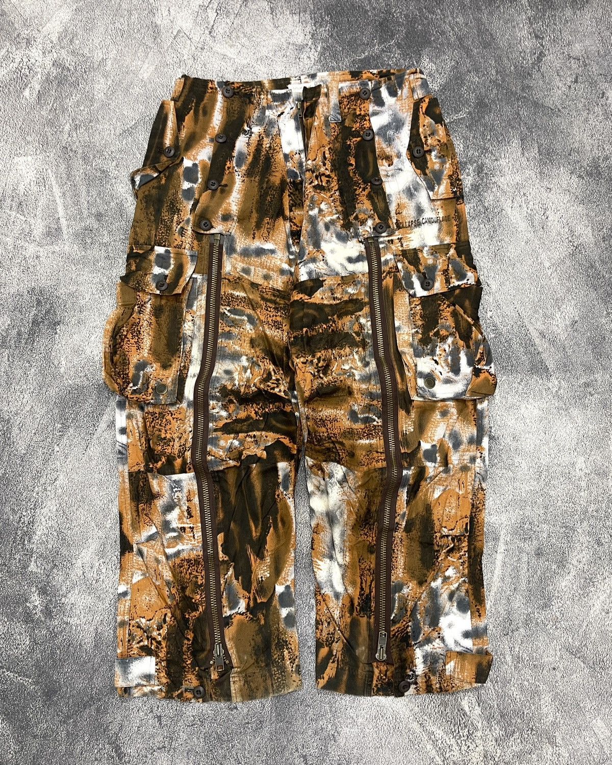 20471120 Archive MILKBOY Colapse Camo Multi Zip Cargo Pants Size US 35 - 1 Thumbnail