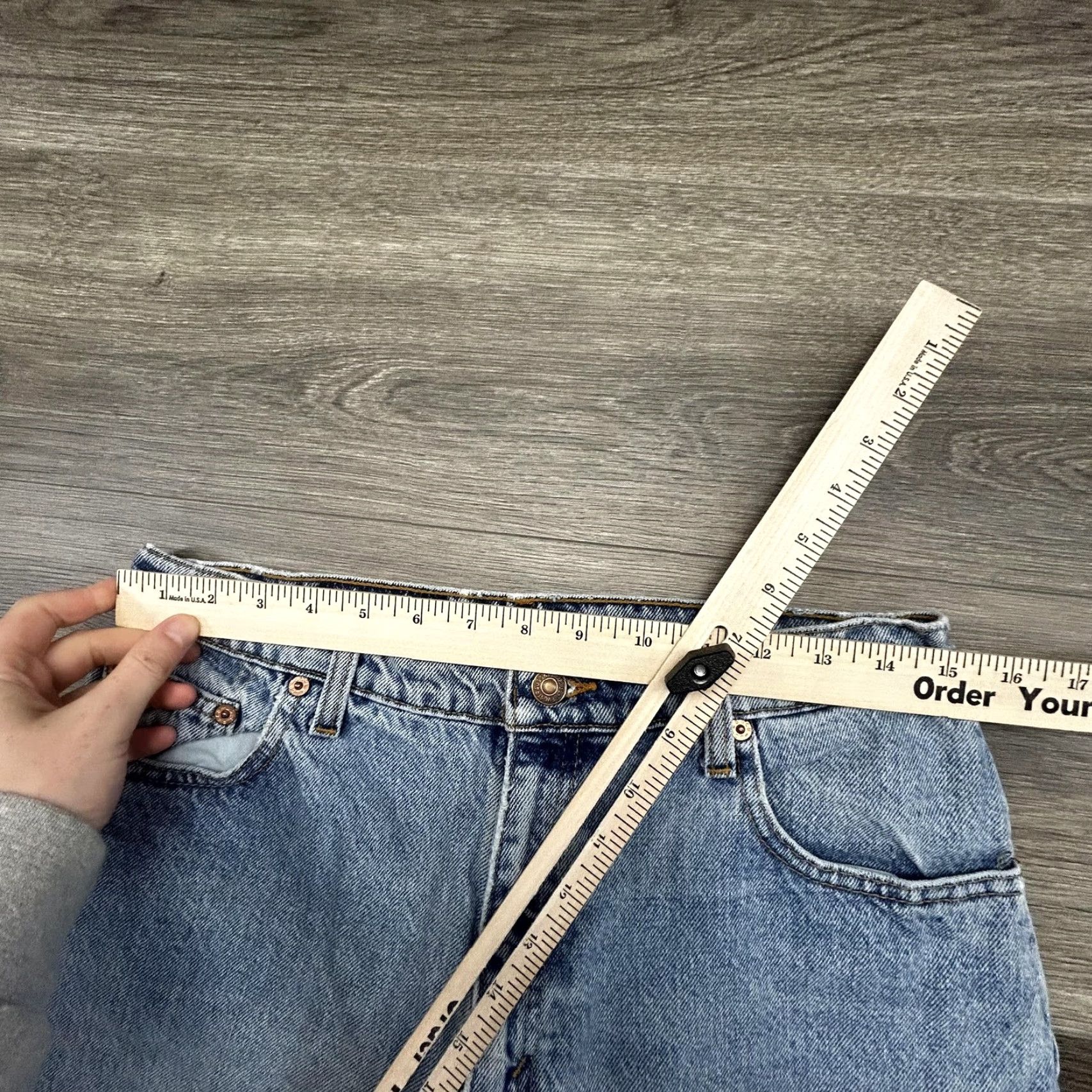 Levi's VINTAGE Levi's 550 Jeans Womens 13 Light Wash Blue Relaxed Fit Tapered USA 90s Size 34" / US 12 / IT 48 - 6 Thumbnail