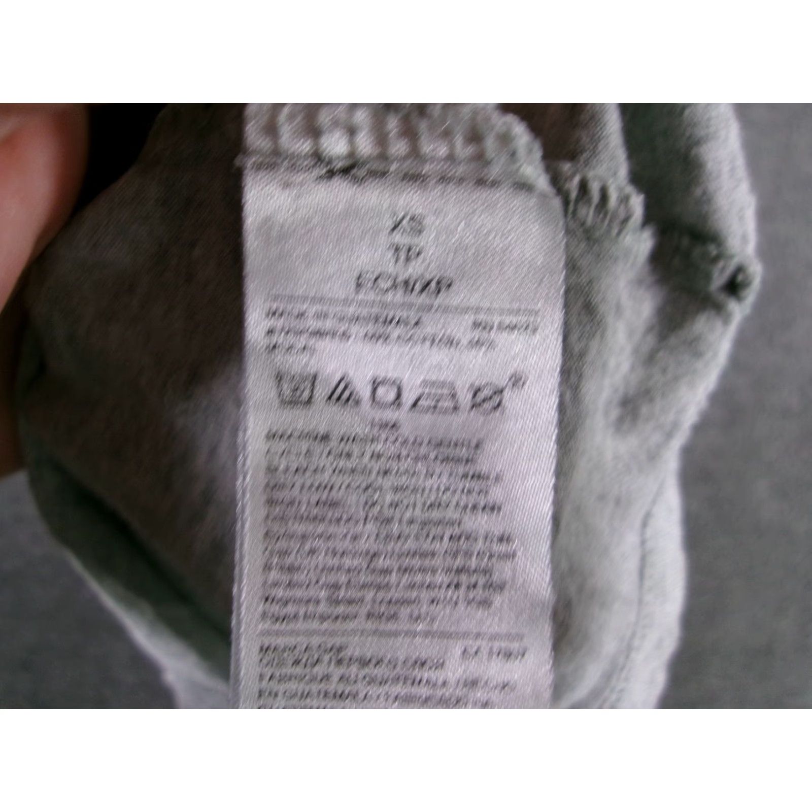 Gap Gap Women's Shirt Adult XS Gray V-Neck Lightweight Cotton-Blend Basic Tee Size XS / US 0-2 / IT 36-38 - 7 Thumbnail