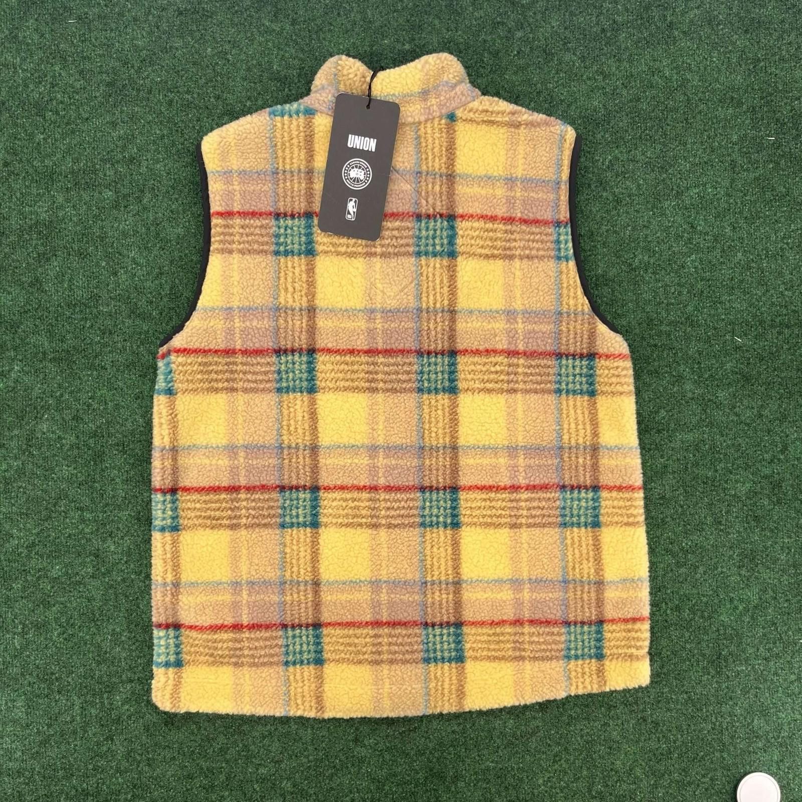 Canada Goose Canada Goose X Union X NBA Legion Vest Legacy Tartan Gold M Size US M / EU 48-50 / 2 - 11 Thumbnail