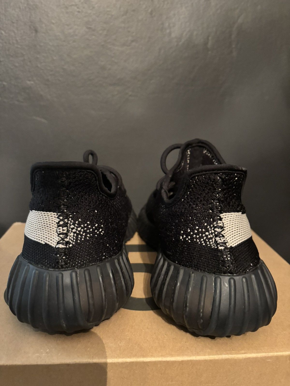 Yeezy Yeezy Boost 350 V2 'Oreo' Size US 7.5 / EU 40-41 - 4 Thumbnail