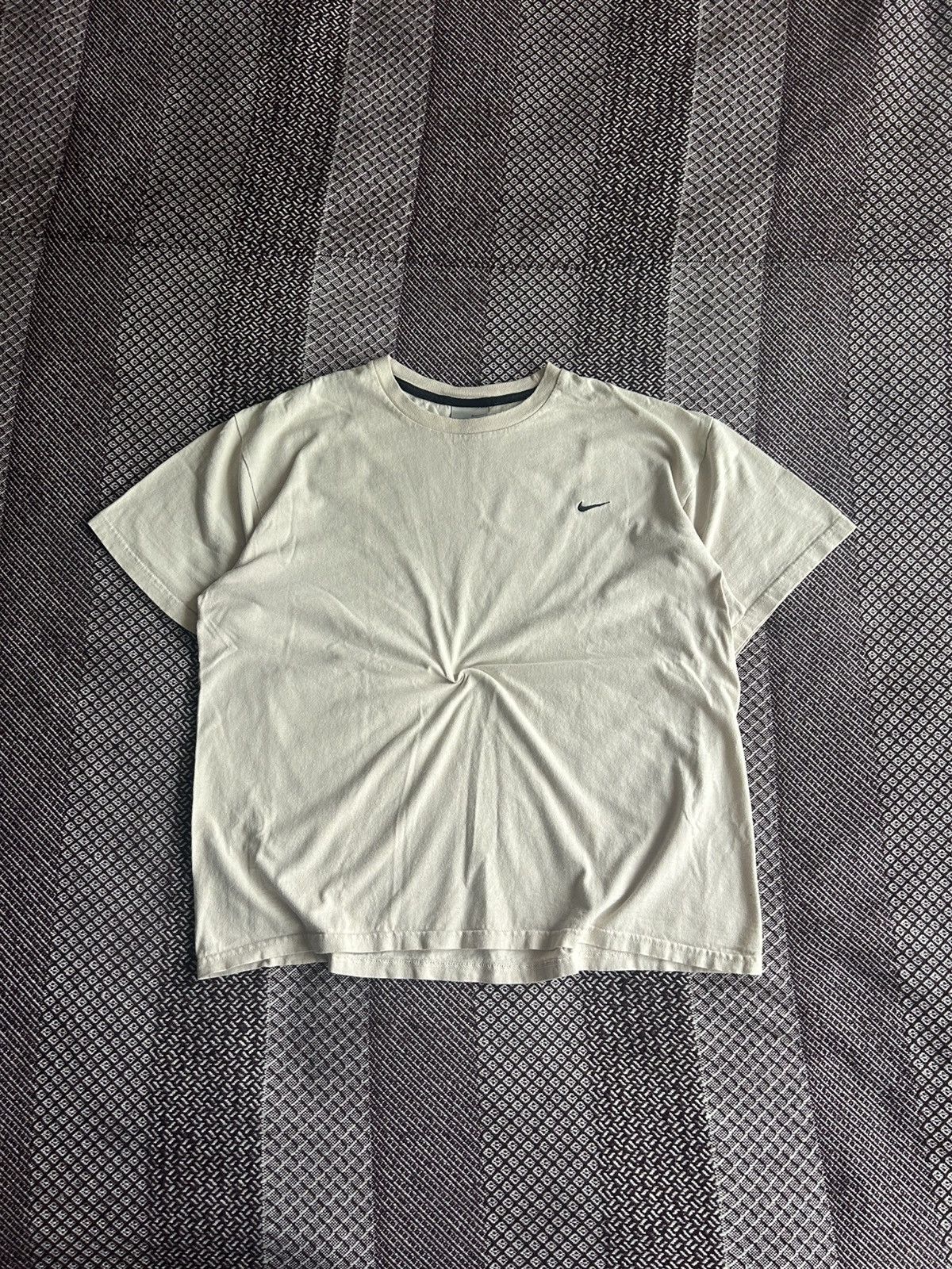 Nike Vintage Nike 90s Boxy Fit T-Shirt Beige Streetwear Style L Size US L / EU 52-54 / 3 - 1 Thumbnail