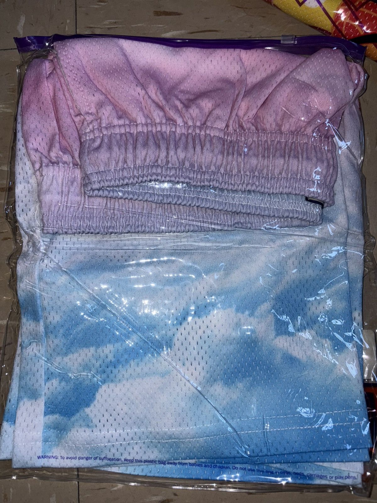 Eric Emanuel BRAND NEW ERIC EMANUEL CLOUDS XXL Size US 44 / EU 60 - 2 Thumbnail