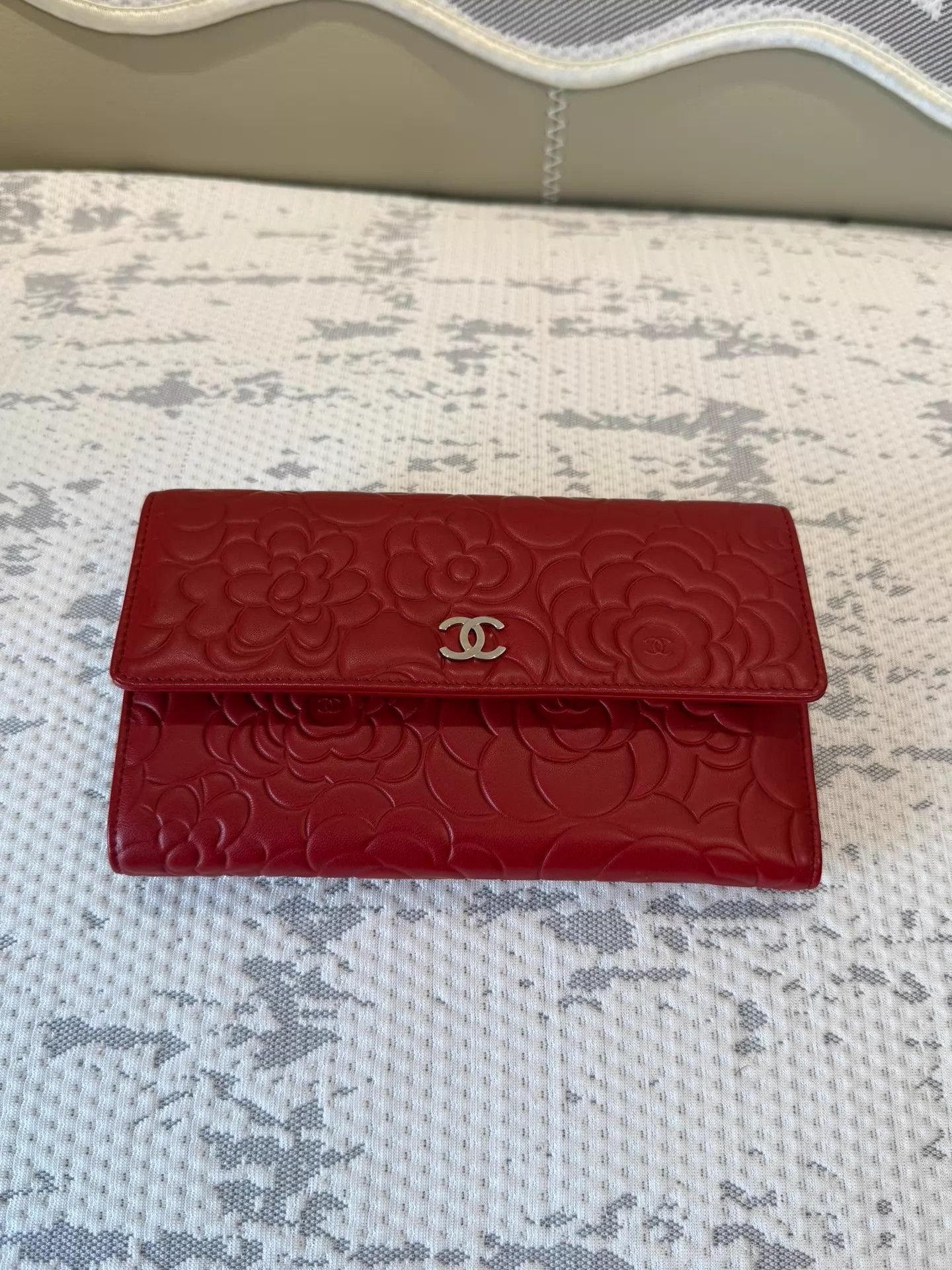 Chanel Chanel Lambskin Camellia Long Wallet Size ONE SIZE - 1 Thumbnail