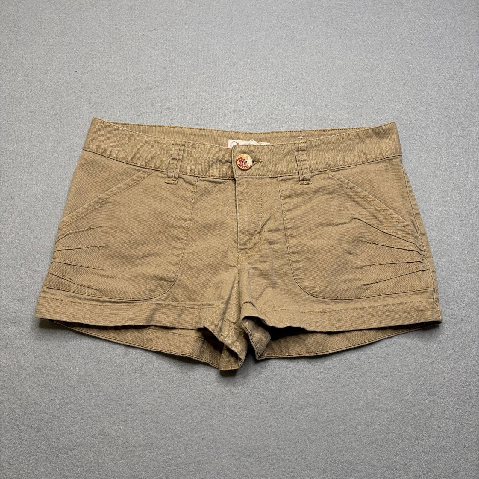 Ocean Pacific OP Women Khaki Shorts Size 9 Beige Low Rise Y2K Liw Rise 30 Size 30" / US 8 / IT 44 - 1 Thumbnail