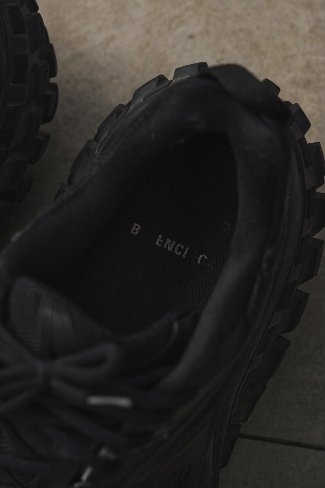 Balenciaga Balenciaga Men's Bouncer Sneaker Size US 10 / EU 43 - 4 Thumbnail
