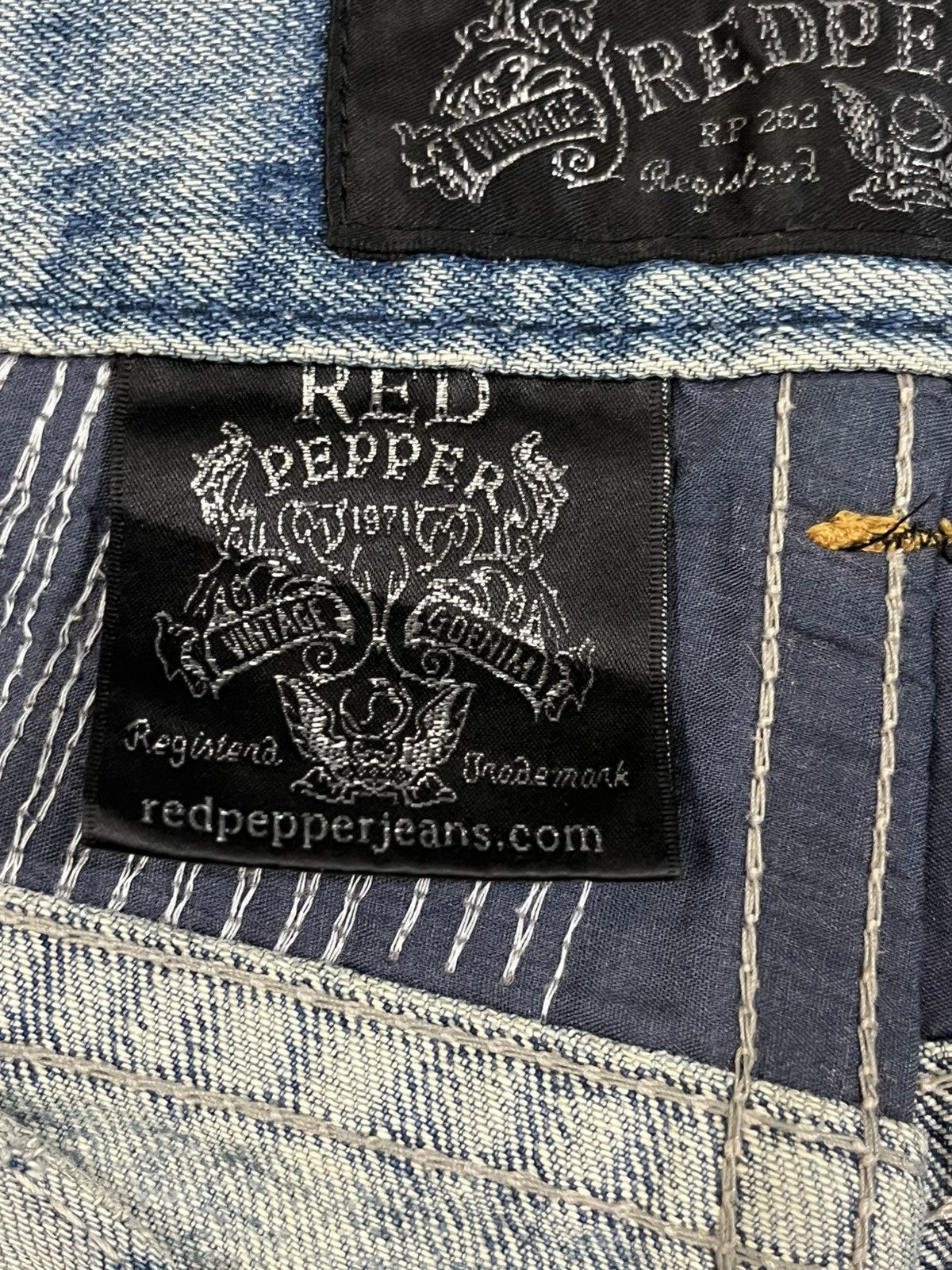 Ed Hardy × Le Grande Bleu (L.G.B.) Vintage Red Pepper Patches Distressed Denim Size US 32 / EU 48 - 13 Thumbnail