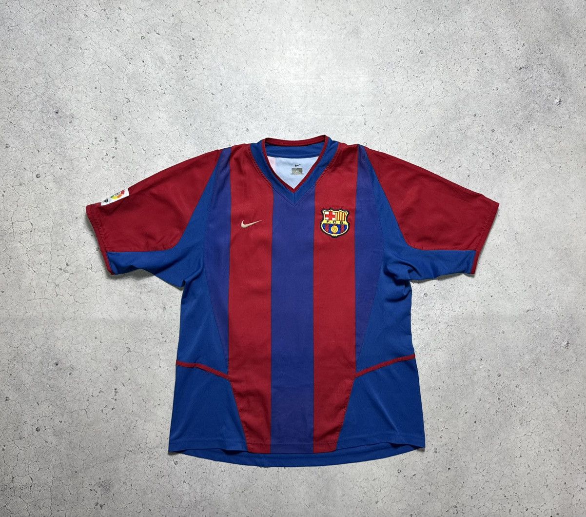 Nike Nike FC Barcelona #10 Ronaldinho 2002 Soccer Jersey Vintage Size US L / EU 52-54 / 3 - 2 Thumbnail