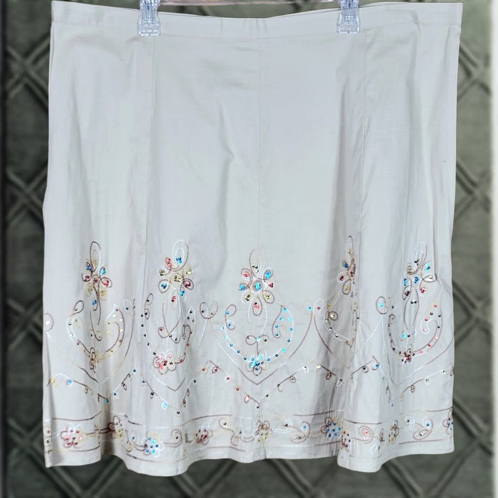 Vintage VINTAGE Fashion Bug Skirt Women Knee Length Beige Plus 24 Sequin Back Zip Stretch Woven Cotton Spandex Buy Now Womens Size 42" / US 20 - 1 Thumbnail
