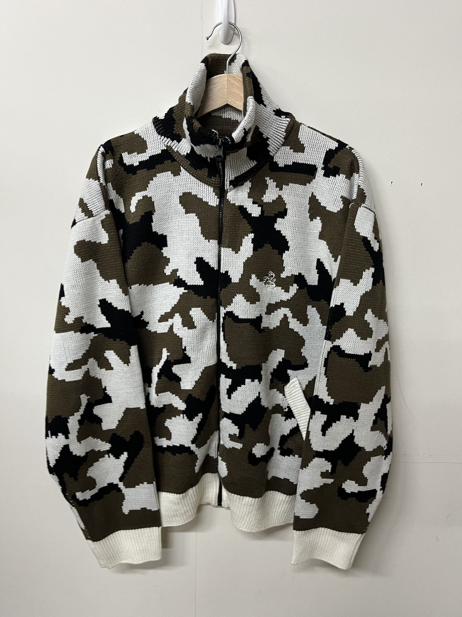 Vintage Vintage 2000s Snow Camo Full Zip Knit Cardigan Size XL Size US XL / EU 56 / 4 - 1 Thumbnail
