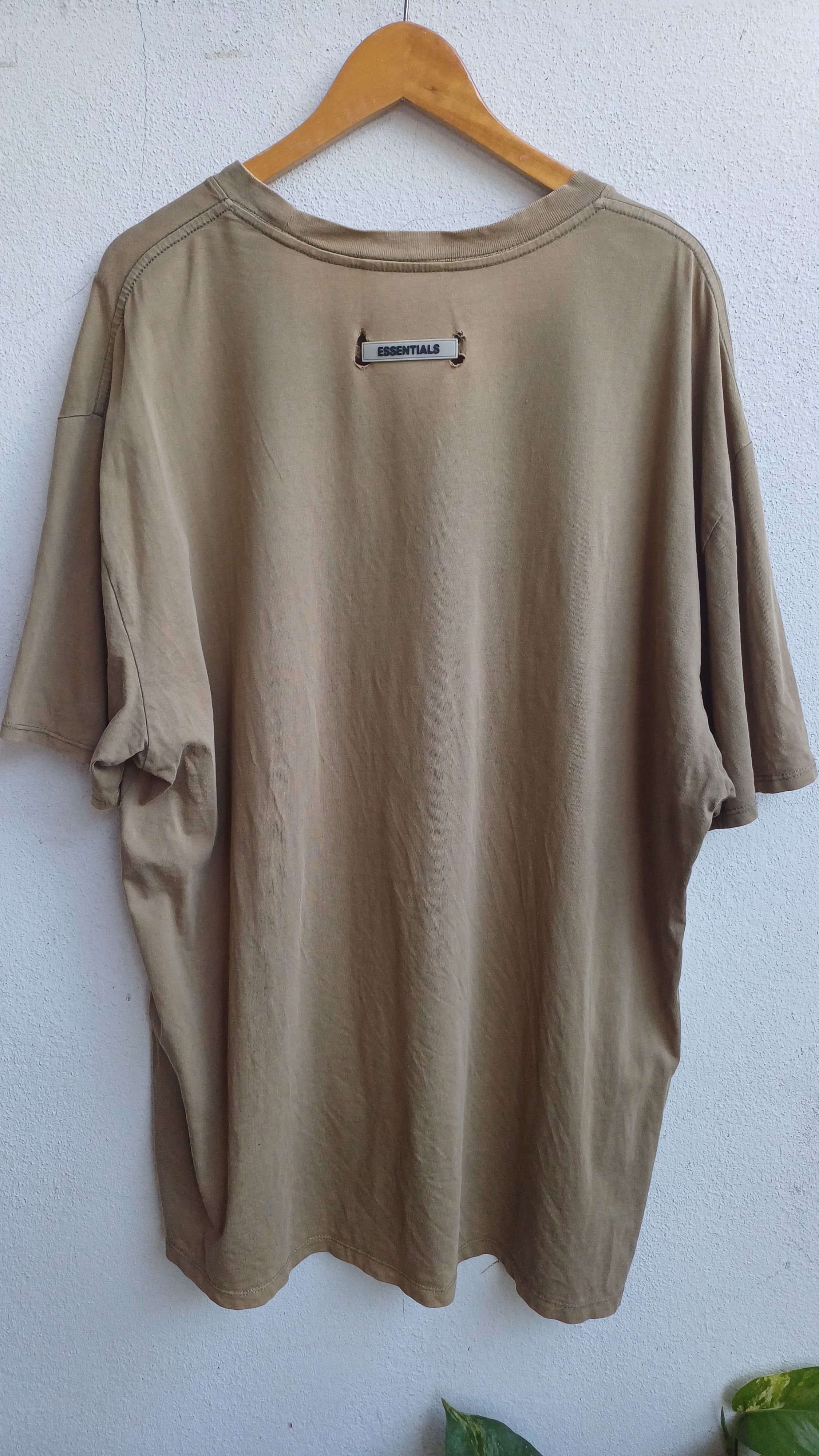 Essentials × Fear of God FOG Essentials Distressed Tee Size US XL / EU 56 / 4 - 2 Thumbnail