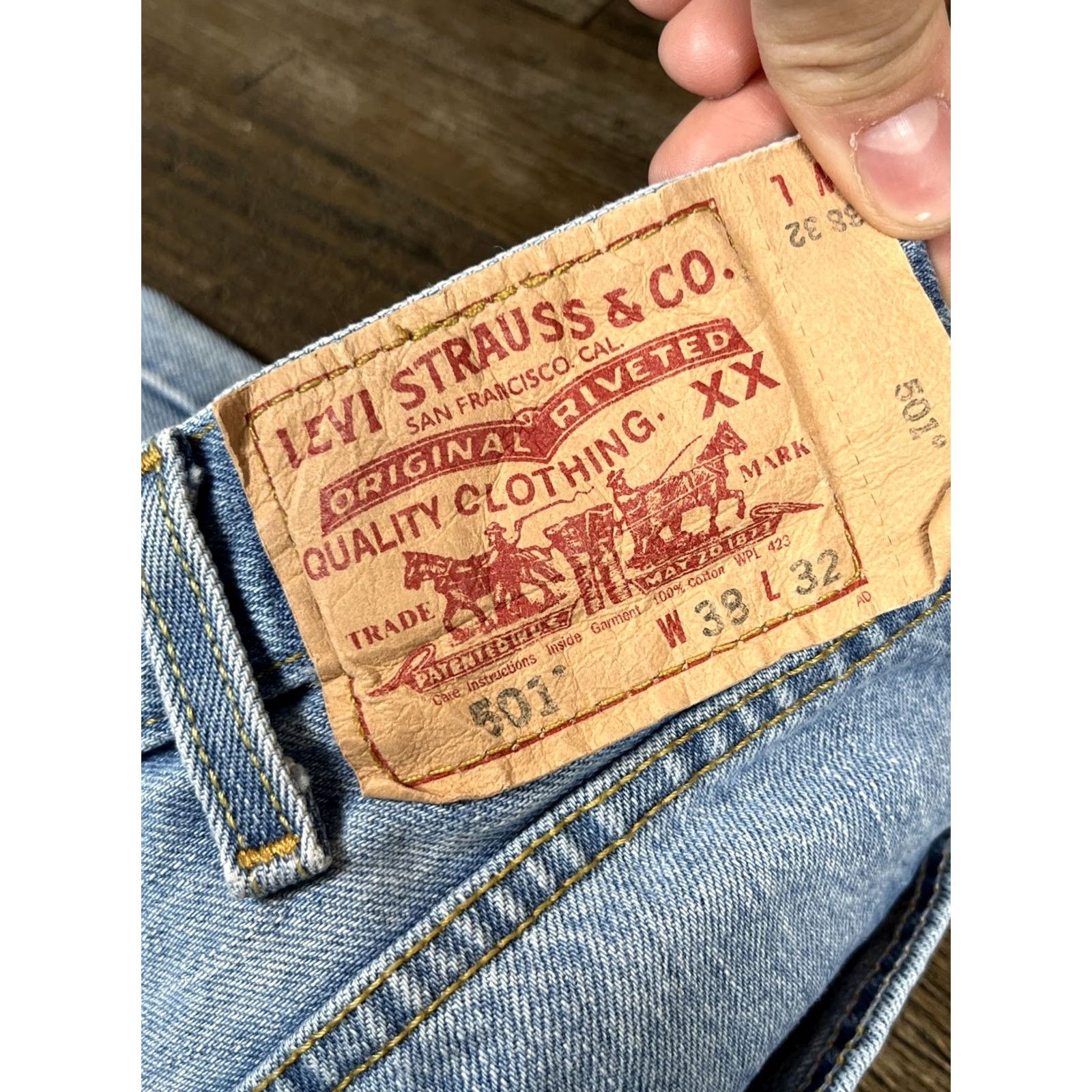 Levi's Vtg Levi's 501 Jeans 38x32 Light Blue Distressed Grunge 90s Logo Belt Loops Jeans Size US 38 / EU 54 - 7 Thumbnail
