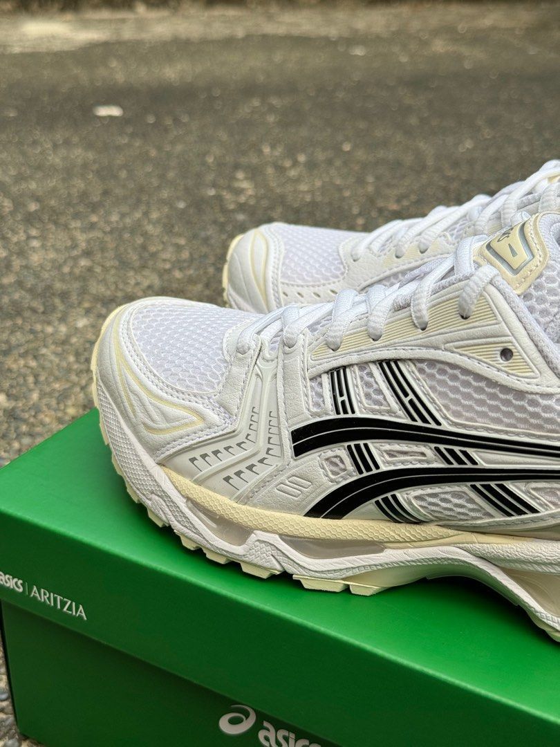 Aritzia × Asics ASICS Gel-Kayano 14 Aritzia White Black Size US 6 / IT 36 - 6 Thumbnail