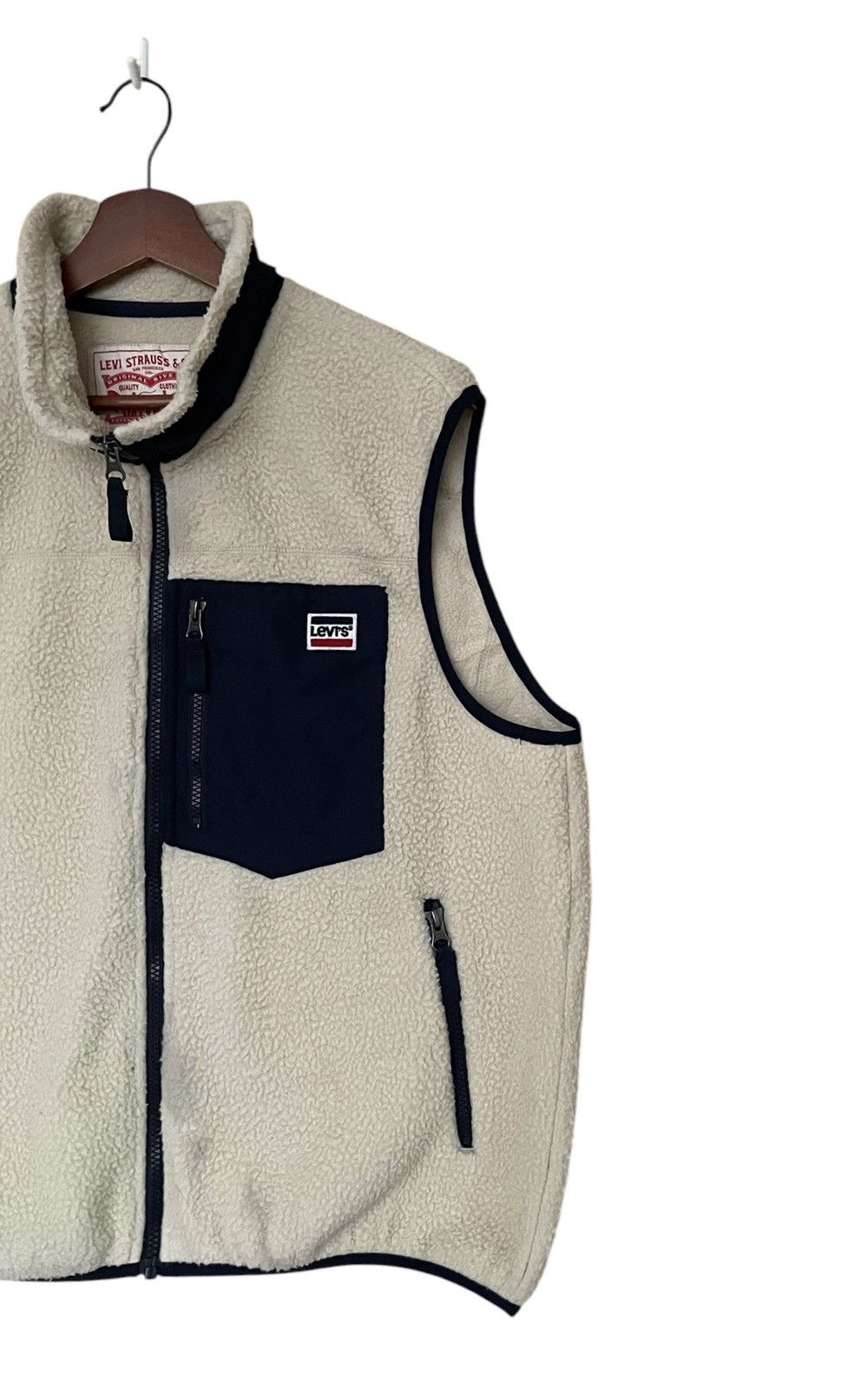 Levi's × Vintage Vintage Brand Levi’s Fur Vest 2000s Size US L / EU 52-54 / 3 - 6 Thumbnail
