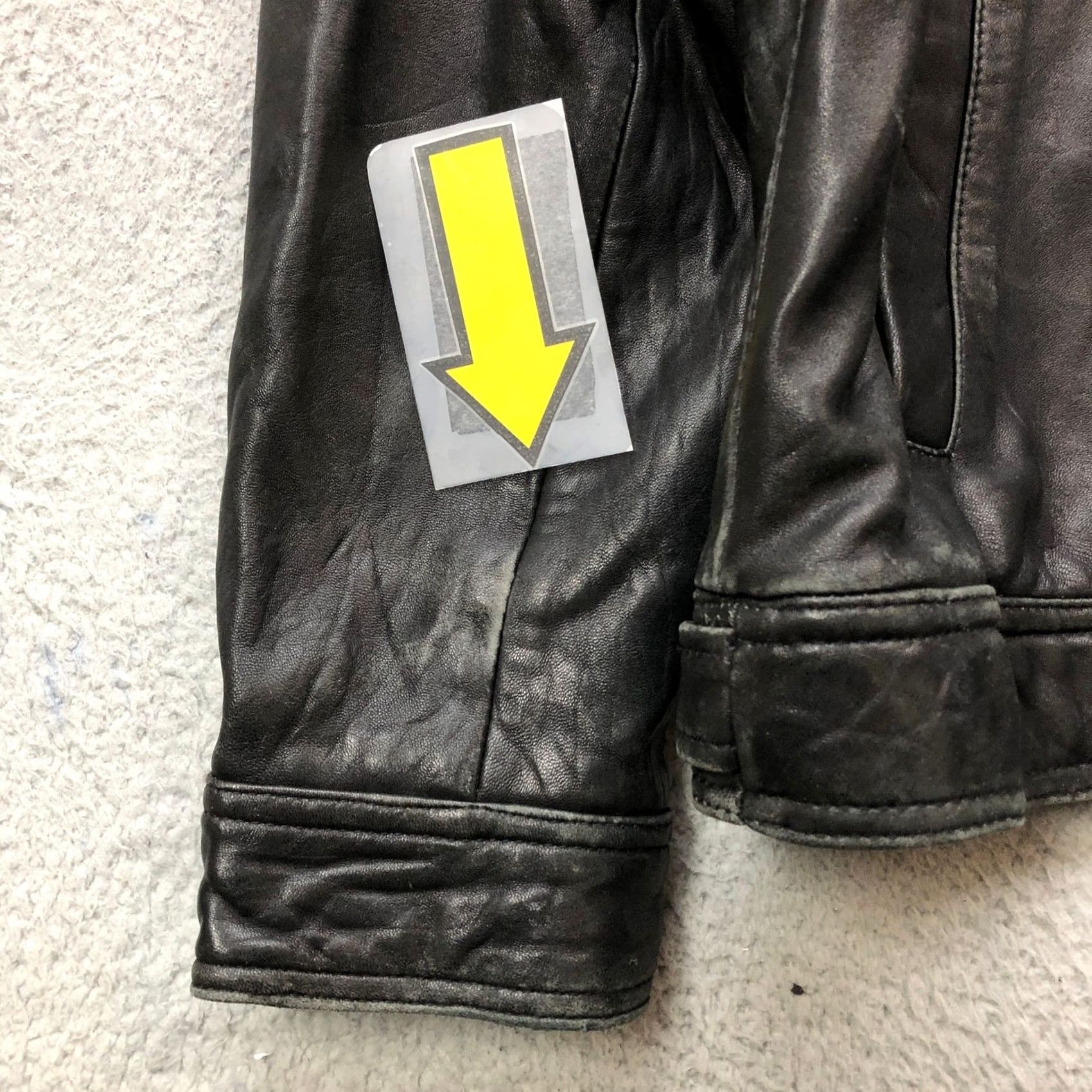 Alfani Alfani Leather Lined Motorcycle Jacket Mens M Black Short Sleeve Zip Pockets Size US M / EU 48-50 / 2 - 4 Thumbnail