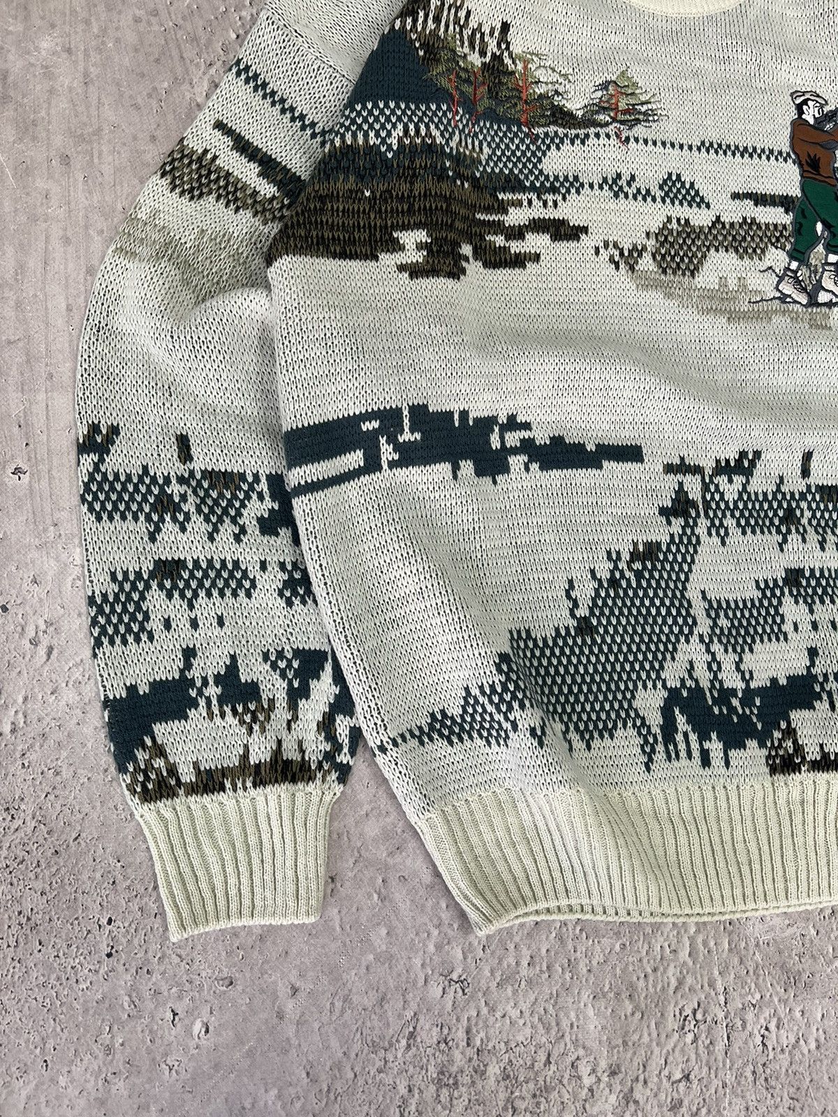 Homespun Knitwear RAPIDO SPIRIT Intarsia palace motive graphic wool sweater Size US S / EU 44-46 / 1 - 6 Thumbnail