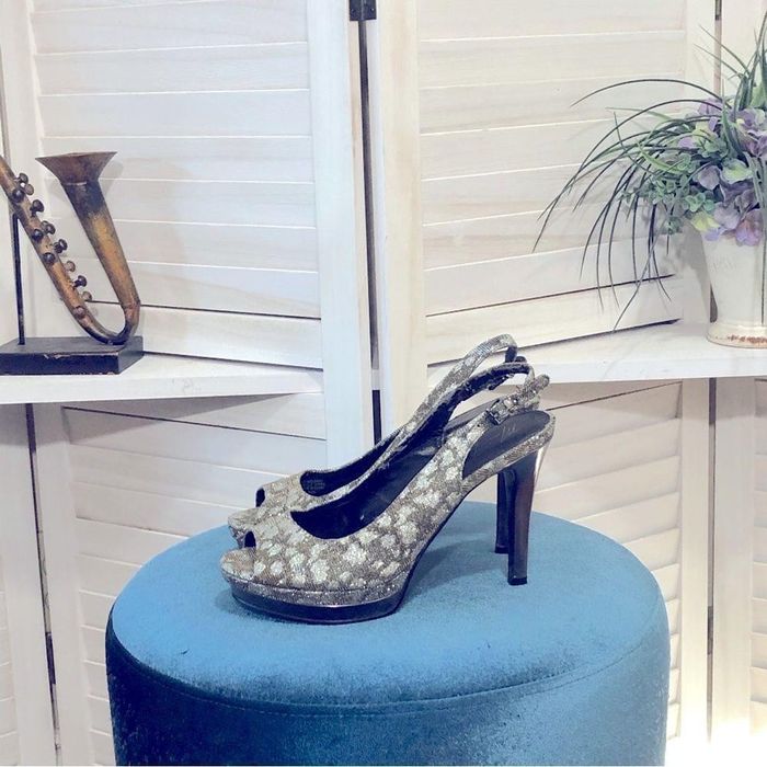 marc fisher silver heels