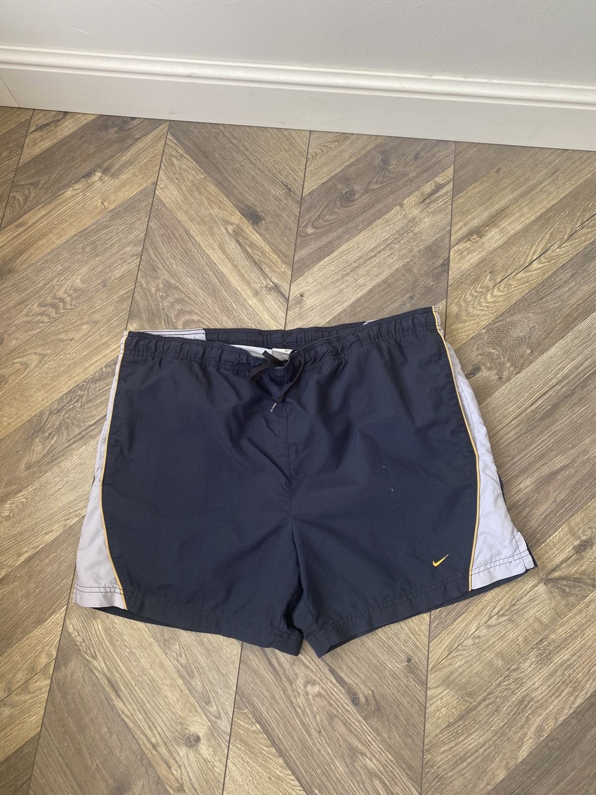 Nike × Vintage Nike vintage y2k black grey hype shorts swoosh logo Size US 34 / EU 50 - 2 Thumbnail