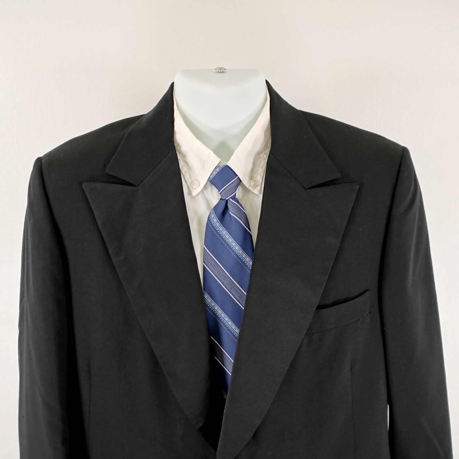Saks Fifth Avenue Lord West Saks Fifth Ave Black Wool 1 Felt Button Tuxedo Jac Size 38R - 1 Thumbnail