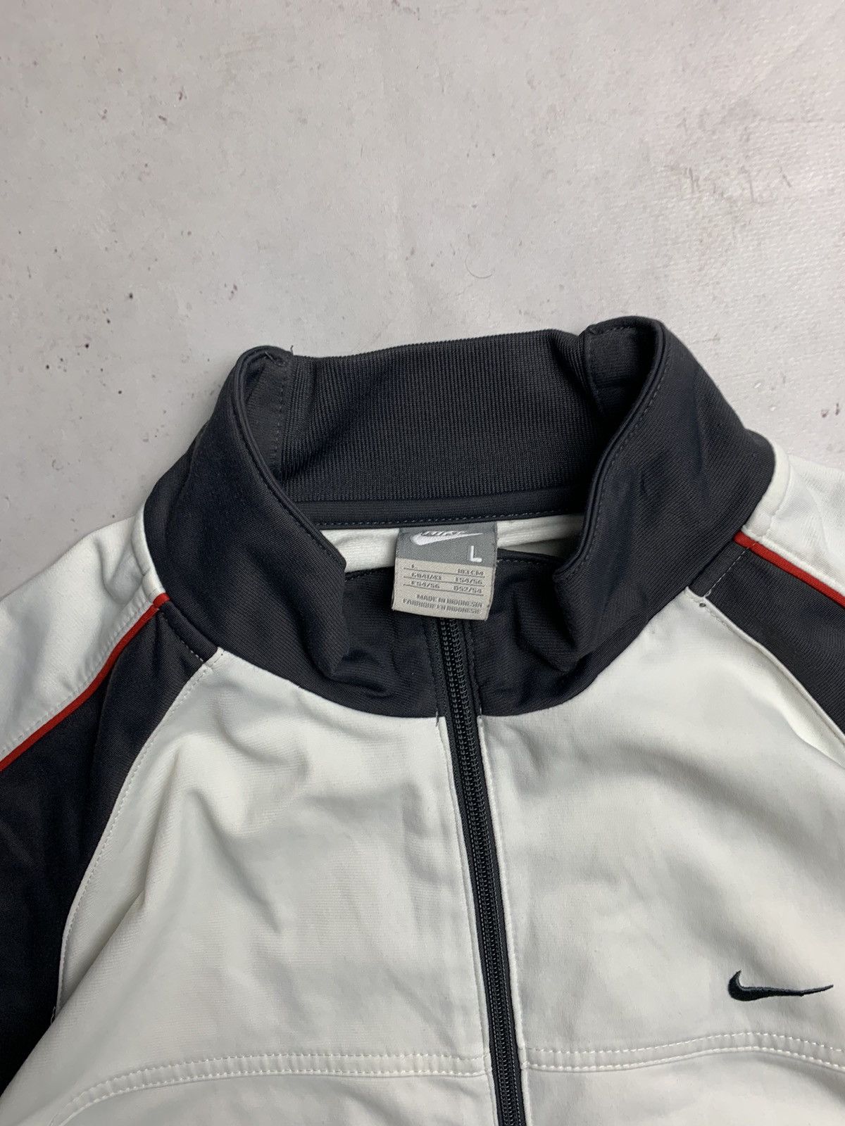 Nike Vintage Nike Swoosh Olympic Jacket Y2K L Size US L / EU 52-54 / 3 - 3 Thumbnail